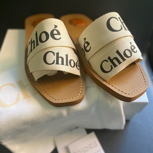 Chloe Shoes - Chloe woody logo slide sandals